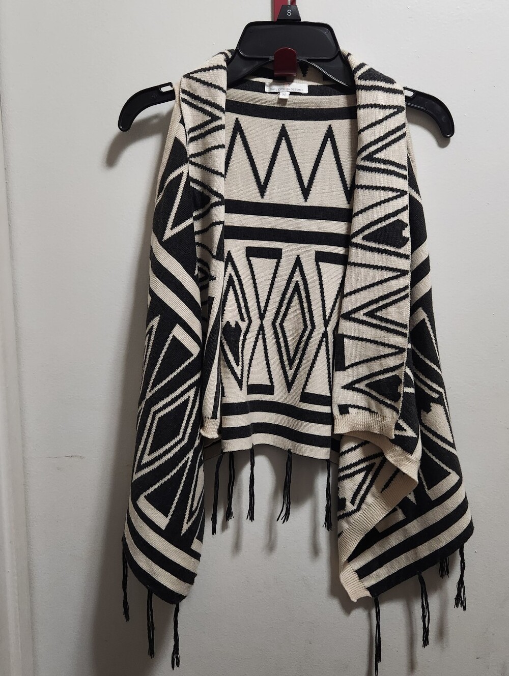 Baileys Blossom Boho Fringe Open-Front Sweater Wrap Black & Cream Sz M